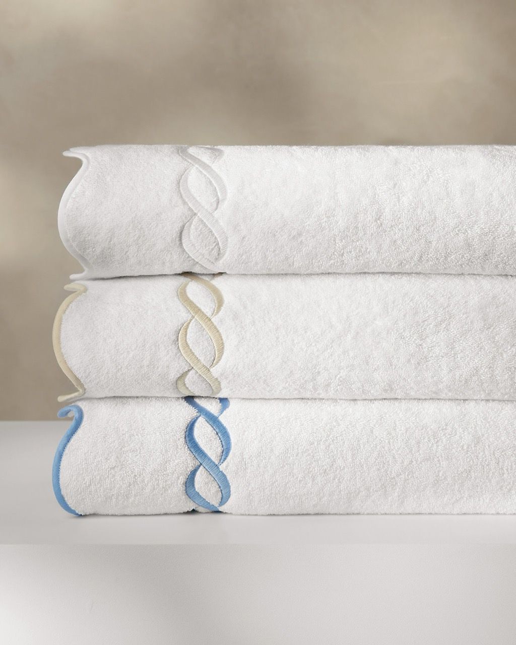 10 Ways Organic Cotton Hand Towels Elevate Your Bathroom Style