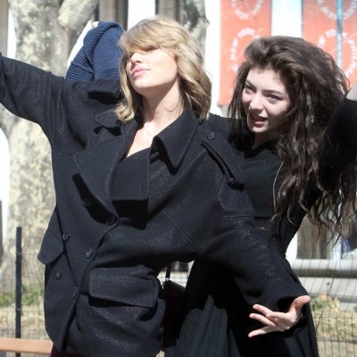 Girl Power Taylor Swifts Cutest BFF Photos ...