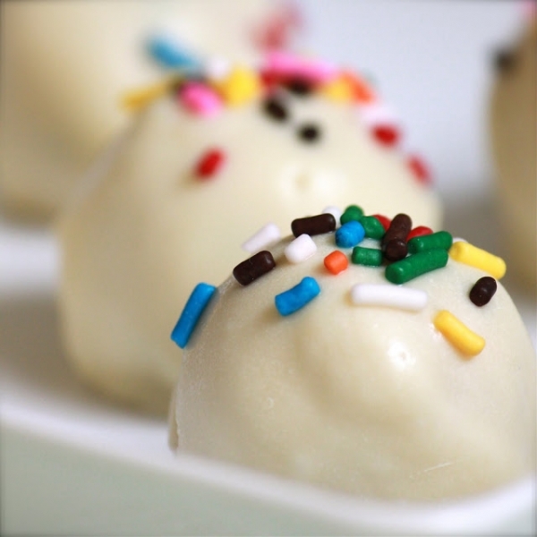 Funfetti Cake Batter Truffles