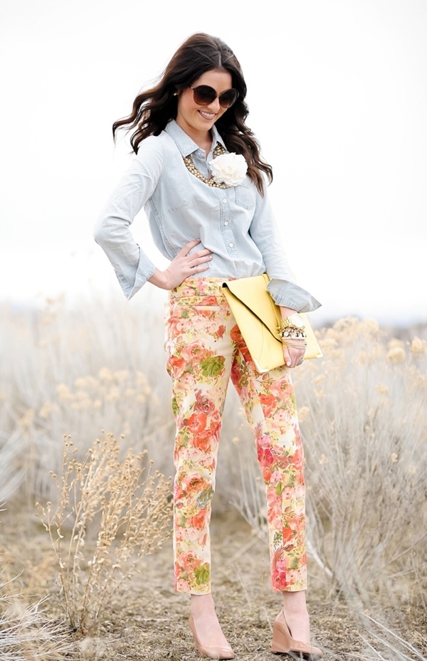 White Floral Pants Outfits For Women (10 ideas & outfits)