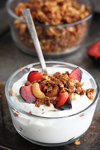 Cashew Coconut Crunch Granola
