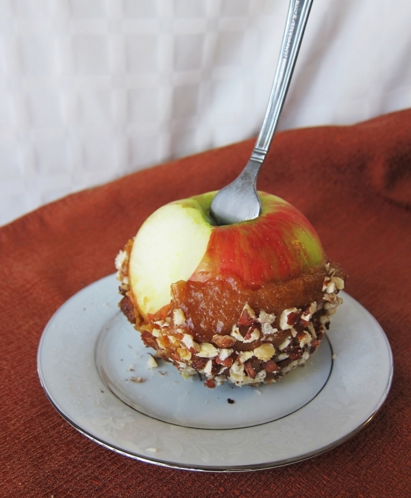 Crunchy Cacao Caramel Apples