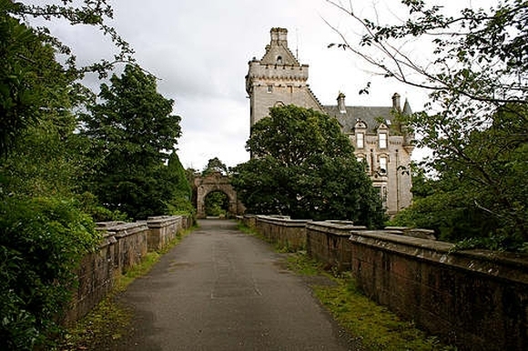 Overtoun Bridge, Scotland