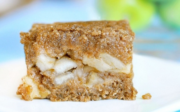 Hot Apple Crumble Bars