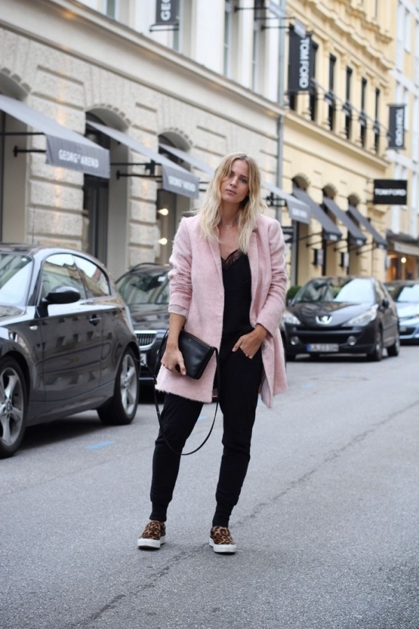 Outfit with pink outlet jacket