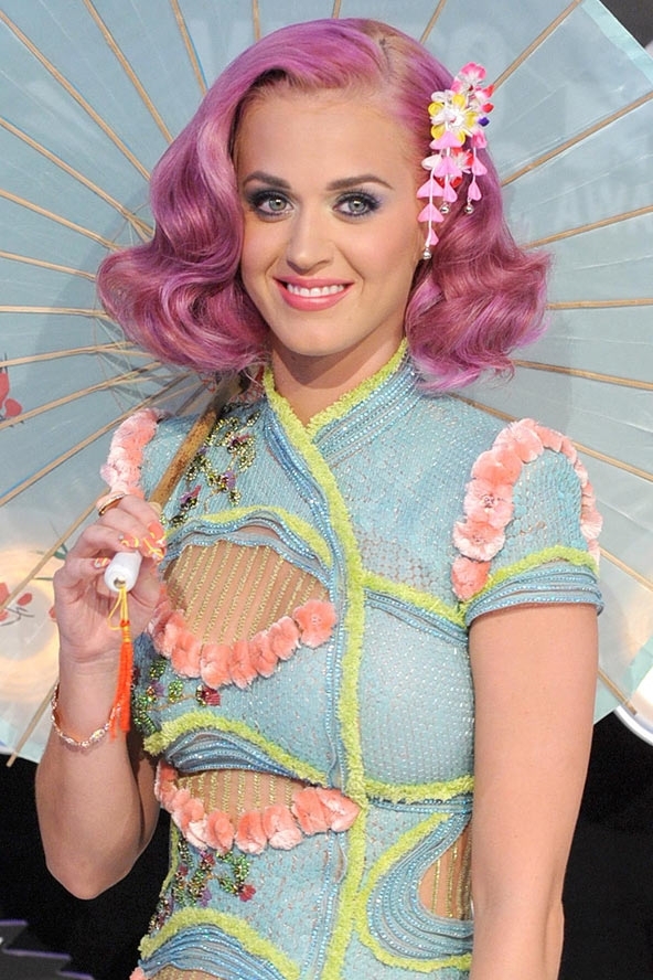 11 Celebrities With Rainbow Hair Who Wore It Best