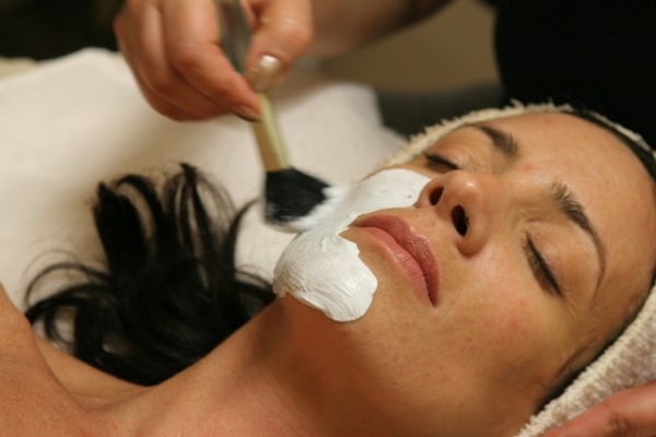 Milk and Honey Wrap and Facial