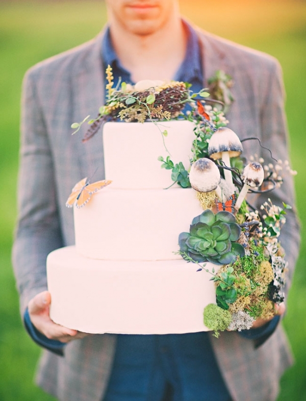 Twilight Inspired Rustic Wedding Cake