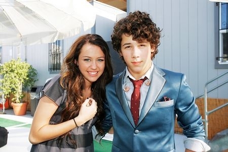 Miley Cyrus & Nick Jonas