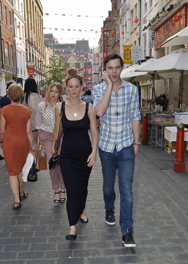 Jennifer Lawrence & Nicholas Hoult