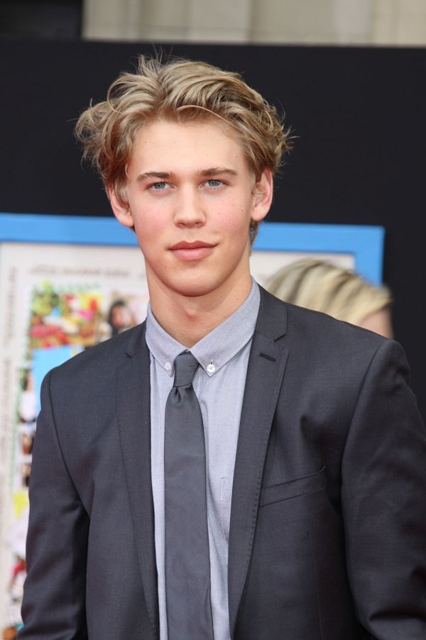 3. Austin Butler - 21 Hottest Teen Celebrities ... Celebs