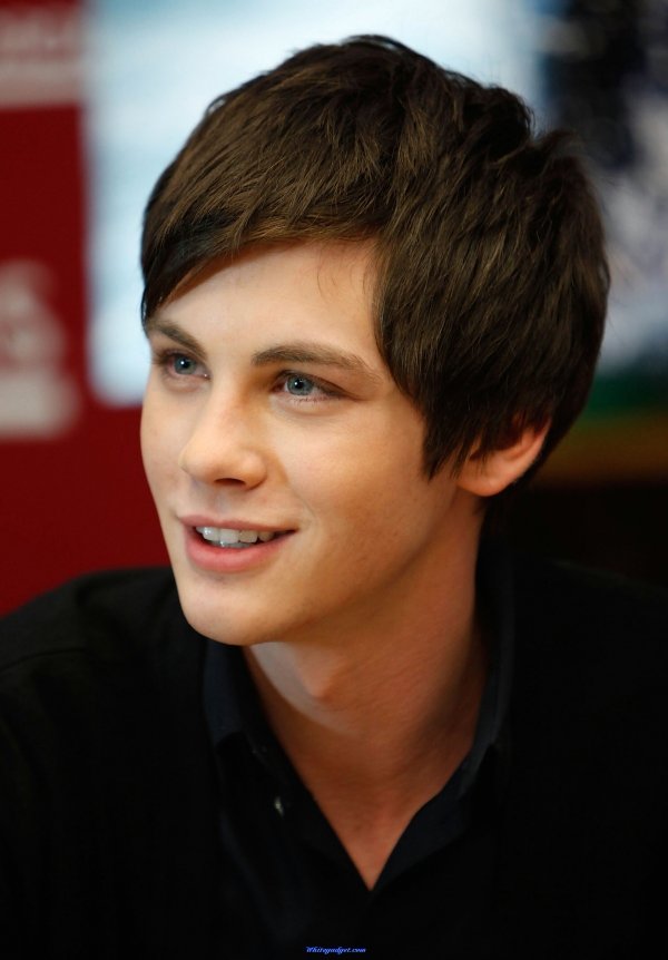 6. Logan Lerman - 21 Hottest Teen Celebrities ... Celebs