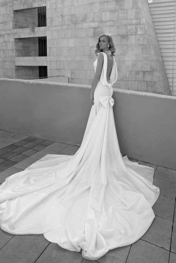 11 Most Gorgeous Backs of Wedding Dresses ...