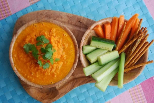 Carrots with Tomato Paste Dip