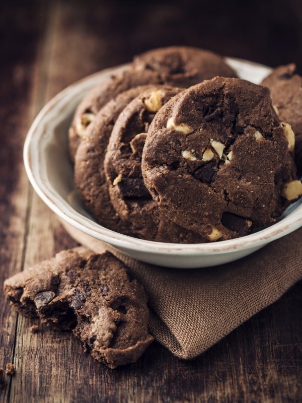 black theme snacks