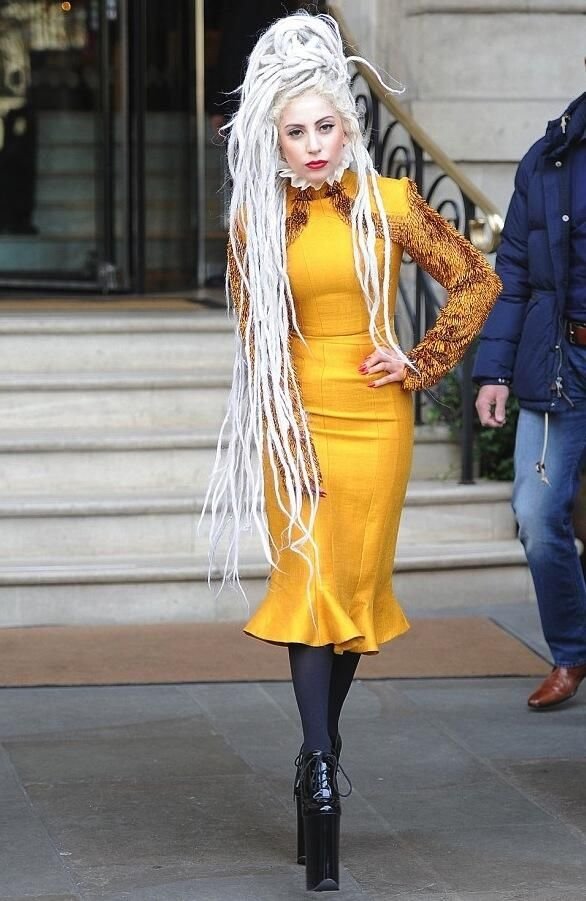 Lady Gaga in Zeynep Tosun