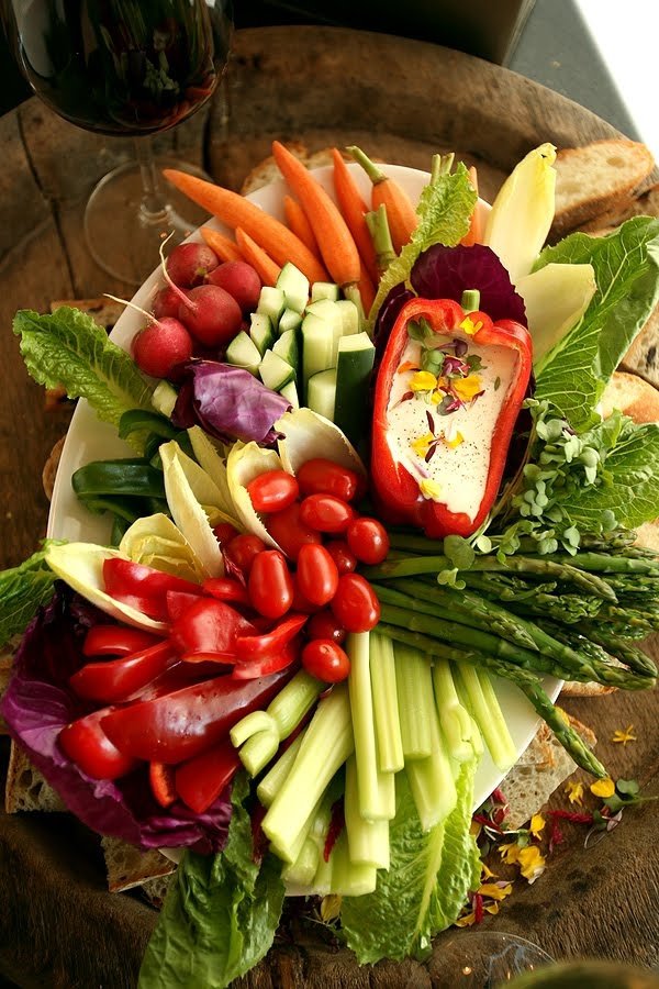 Serve a Veggie Platter for Your Entertaining