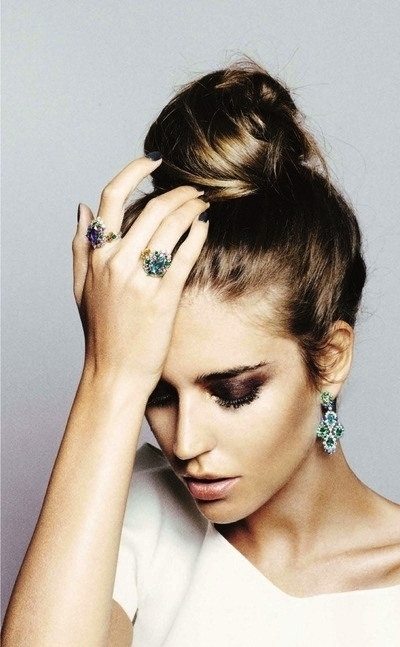 Tie Your Hair Up 15 Tips For Growing Out Your Hair That Work 