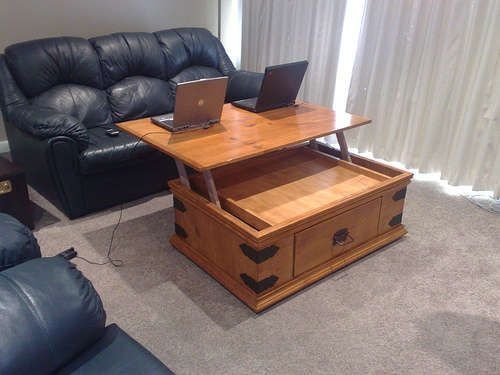 furniture,man made object,table,living room,desk,