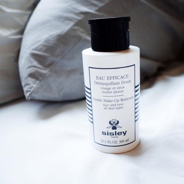 Sisley, skin, beauty, product, hand,