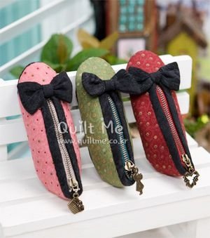 Ribbon Shoes Coin Purse