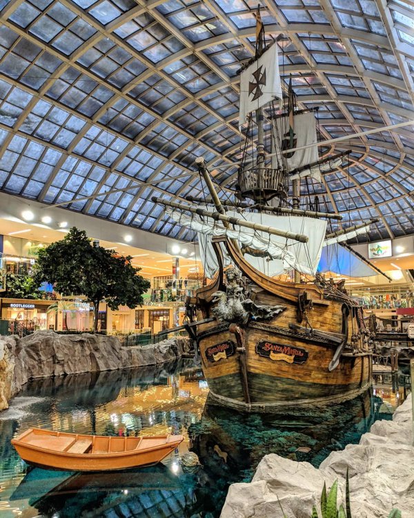 Vehicle, Boat, Water, Maritime museum, Photography,