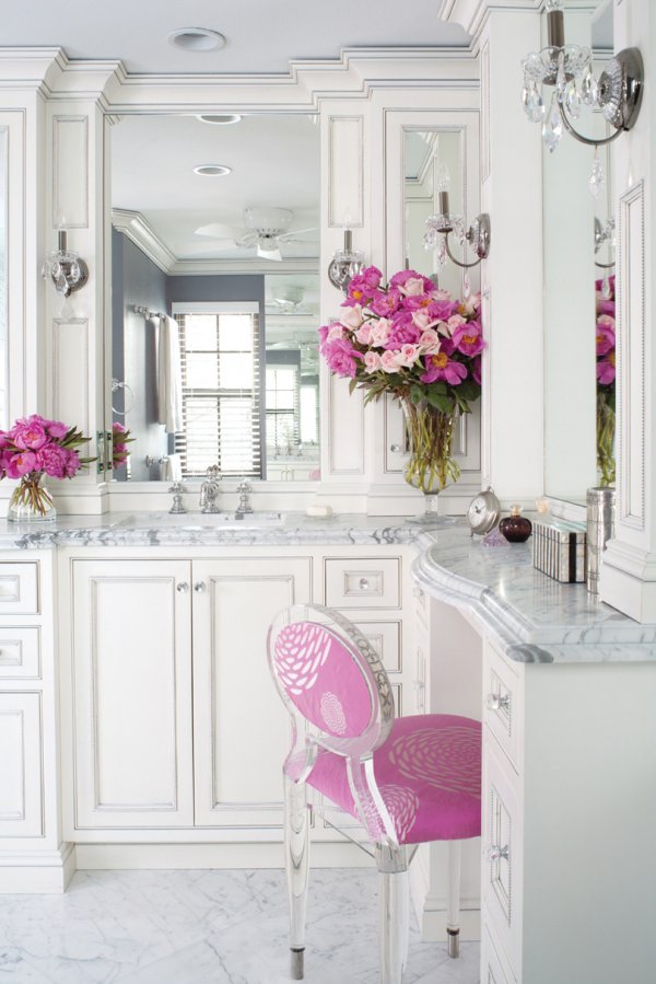 With a Stunning Bathroom, All You Need is a Touch of Pink