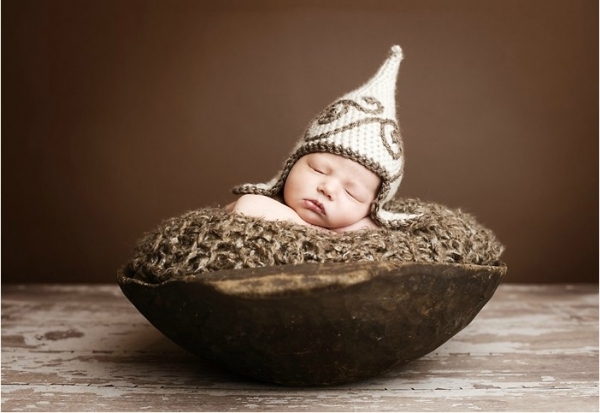 human positions,sitting,photography,statue,child,