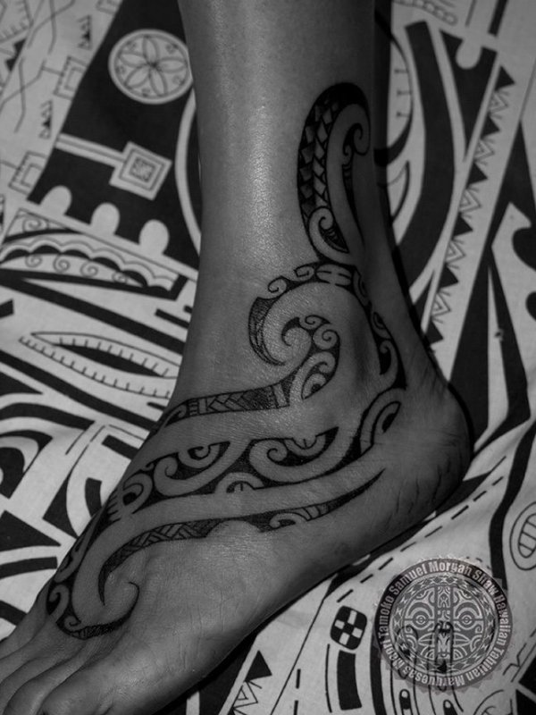 black,black and white,pattern,tattoo,mehndi,