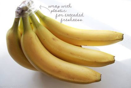 Wrap the Crown of a Bunch of Bananas with Plastic Wrap and They’ll Last 3-5 Days Longer than Usual