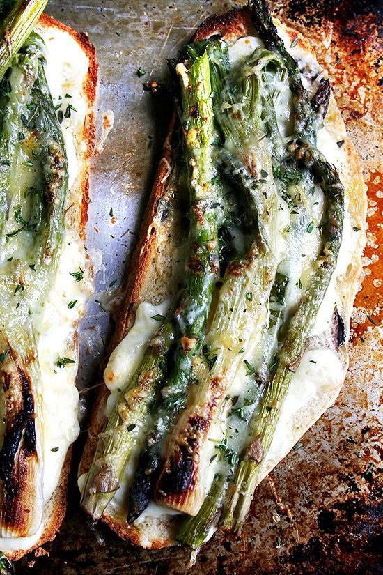 Tartine with Asparagus and Spring Onions