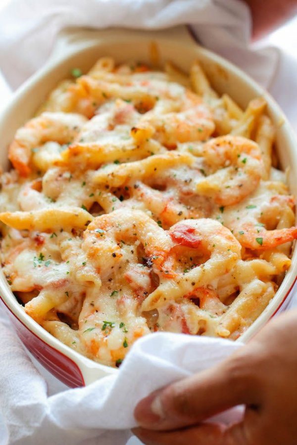 Skinny Shrimp Alfredo Pasta Bake