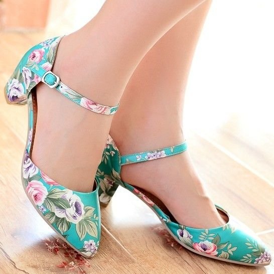 footwear,shoe,high heeled footwear,leg,spring,