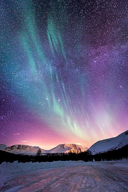 galaxy,aurora,night,atmosphere,astronomical object,