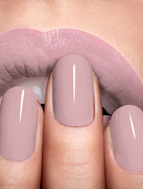 Matching Lips + Nails