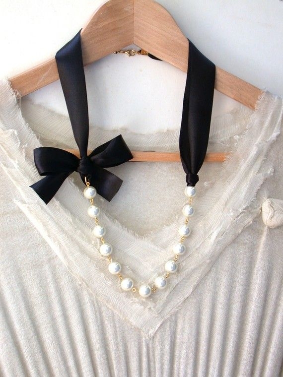 Carrie Bradshaw Inspired Pearl Necklace