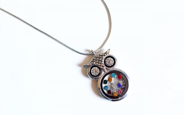 pendant, jewellery, fashion accessory, necklace, locket,