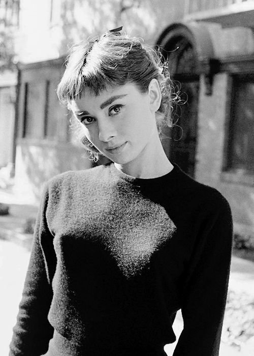 50 Pictures of Audrey Hepburn a Study of Timeless Style and Beauty ...