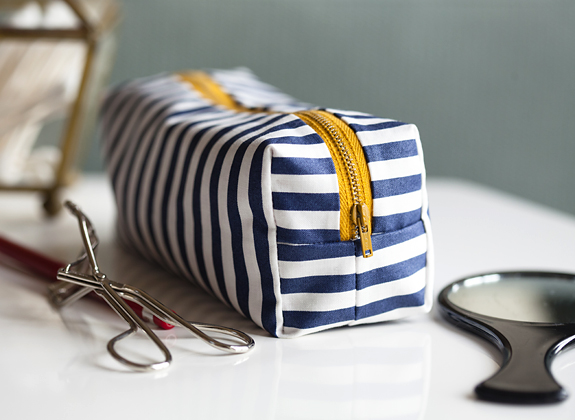 DIY Mini Boxy Makeup Bag