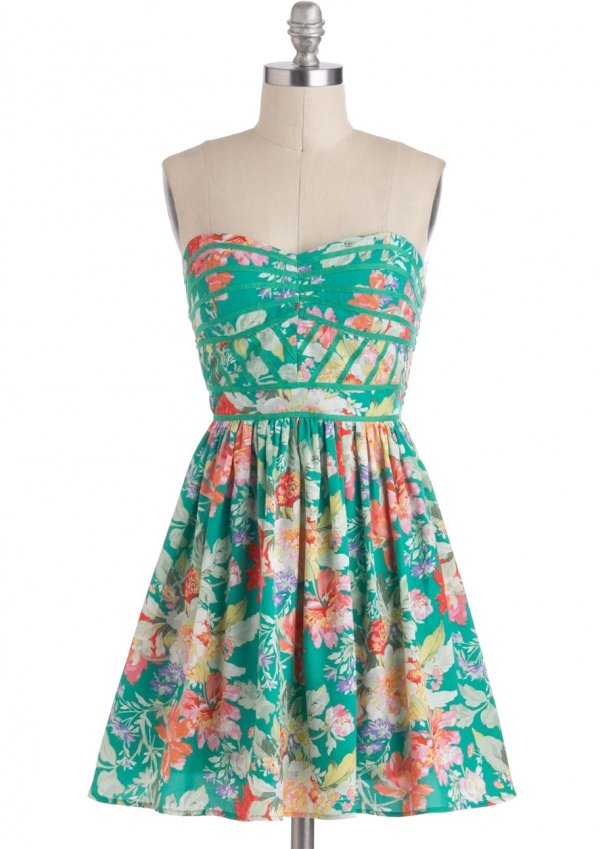 9 Beautiful and Versatile ModCloth Dresses ...