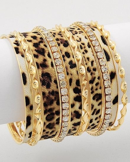 Jewellery, Bangle, Fashion accessory, Bracelet, Gold,