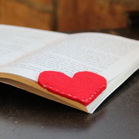 Felt Heart Corner Bookmark