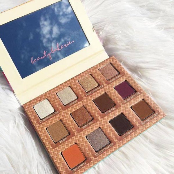 eyes cream eyeshadow palette