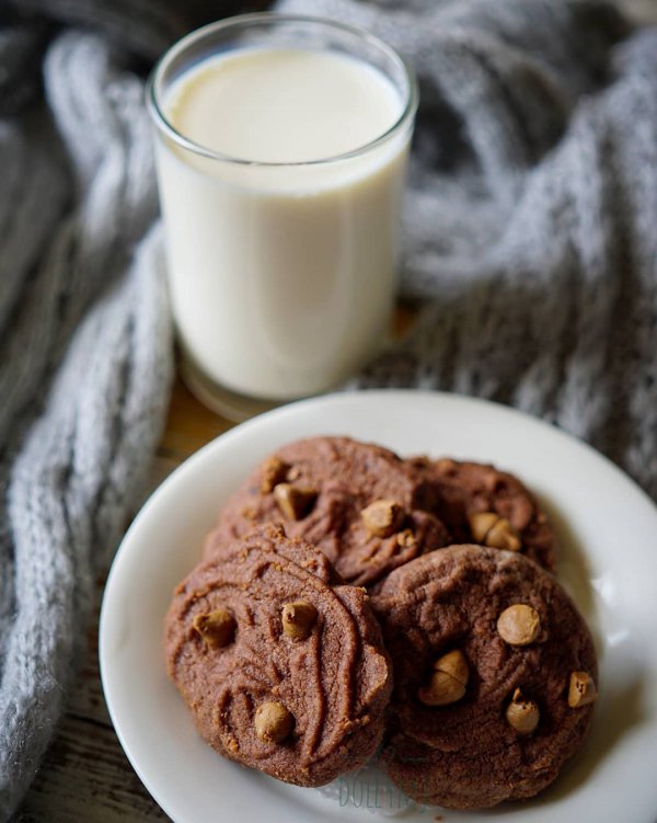 cookie, cookies and crackers, chocolate chip cookie, snack, peanut butter cookie,