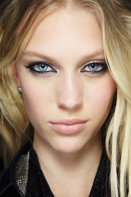 Bold Eyeliner - 7 Spring Makeup Trends That Every Woman Can Follow…