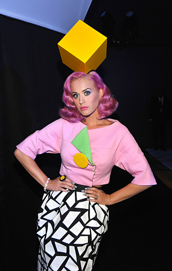 Katy Perry – Cube Hat