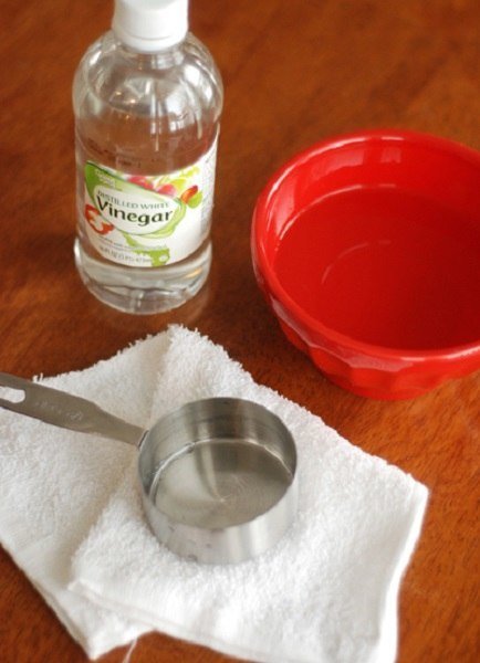 A White Vinegar Bath