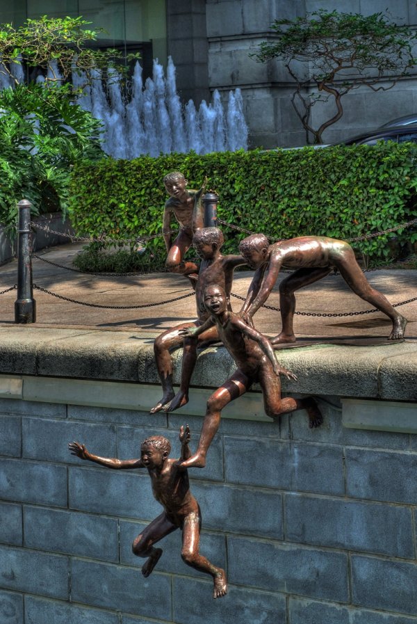 Kids Jumping in the Singapore River Statue, sculpture,