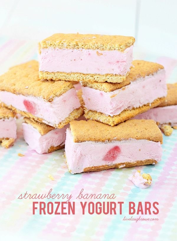 Strawberry Banana Frozen Yogurt Bars