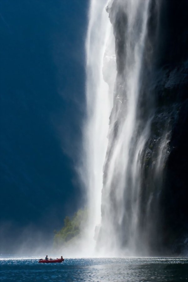 waterfall,body of water,wind wave,water feature,sea,